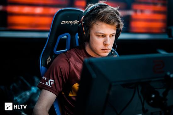 梅西和阿圭罗的俱乐部暂停CS2参赛，释放球员