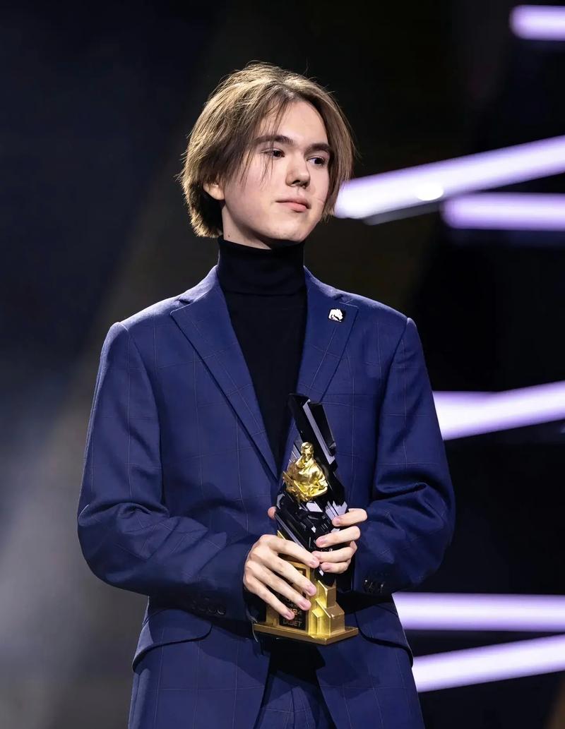 EDG 显然状态不佳，在第一场比赛中被 G2 击败！G2 1-0 EDG